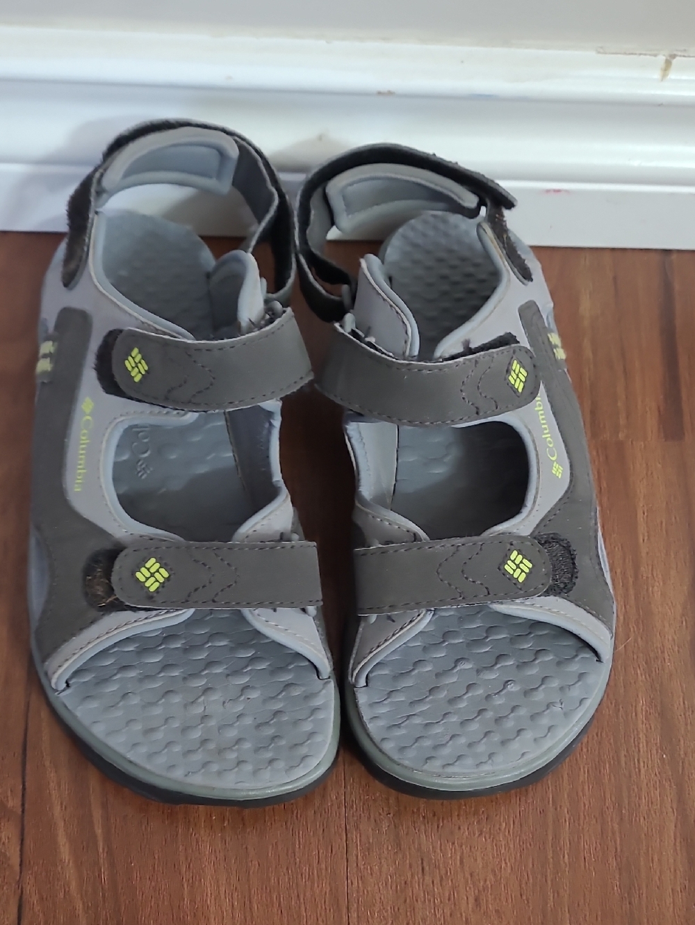 Columbia Kids Grey and Charcoal Active Sandals with Lime Accents